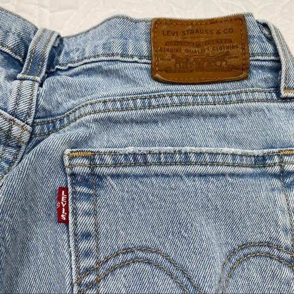 LEVIS PREMIUM WEDGIE •25• light wash button fly raw hem - Picture 7 of 10